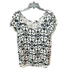 Kavu women’s oversized split back short sleeve ikat top  SZ S white black